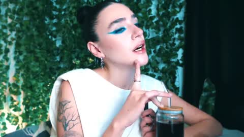 Miss Ivy online show from December 22, 4:59 pm