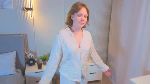 Ivy online show from May 28, 6:11 am