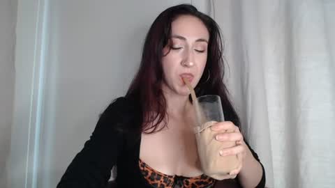 Ivy Rosie online show from July 28, 2:13 pm