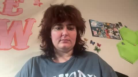 izzyishottttt online show from October 26, 9:43 am