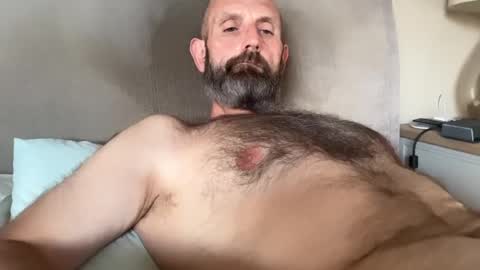 izzysboytoy1 online show from June 25, 6:24 pm