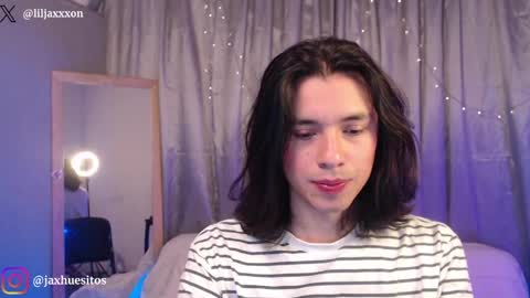 Hey im Jaxxxon check my info     online show from April 21, 6:53 am