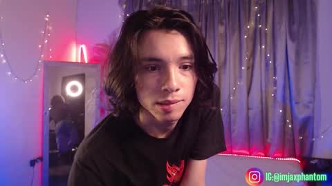 Hey im Jaxxxon check my info     online show from October 30, 2:12 am