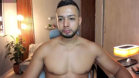 Calix  Independient model Insta and twt Calixsnake online show from August 3, 11:22 pm