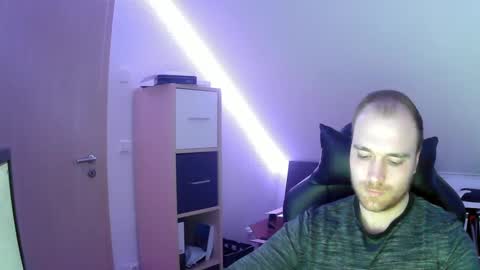 here4y online show from February 17, 6:17 pm