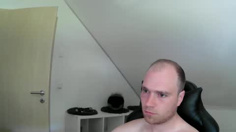 here4y online show from May 25, 8:31 am