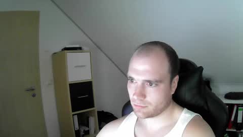 here4y online show from October 21, 9:03 am