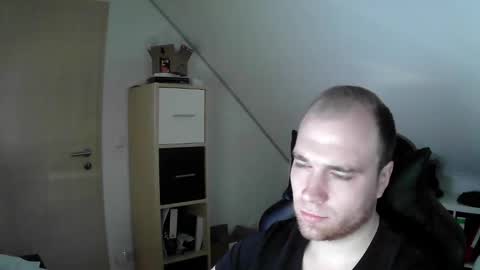 here4y online show from December 21, 10:54 am