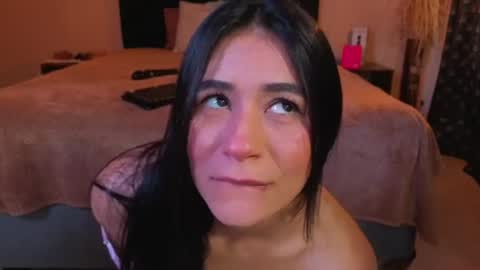 jackiie_ online show from June 25, 1:27 pm