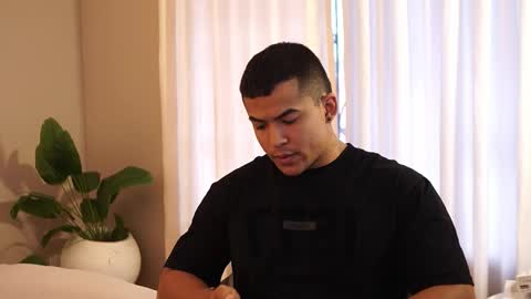 Jackson Bell online show from November 14, 5:15 pm