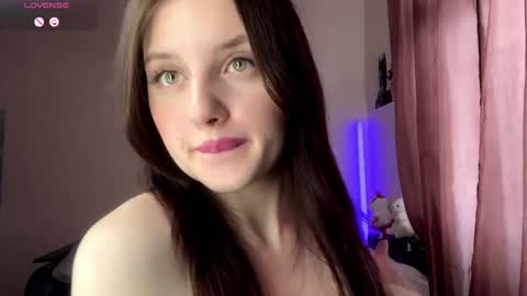 Lillian online show from April 19, 5:08 am