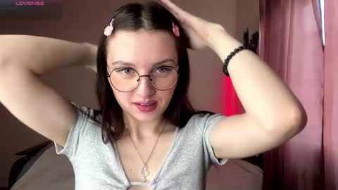 Lillian online show from April 24, 5:09 am