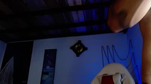 Michael Caicedo online show from March 7, 1:42 am