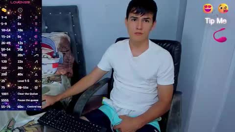 Snapshot of jacobb_lee chatting on October 21, 8:56 pm Jacob Lee online show from October 21, 8:56 pm