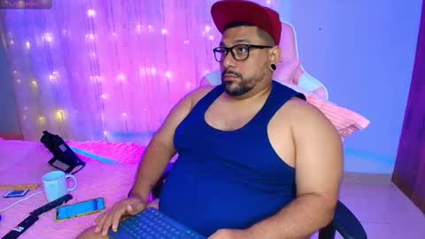 Snapshot of jacoob_woods chatting on February 15, 4:58 am daddy sir master bear online show from February 15, 4:58 am