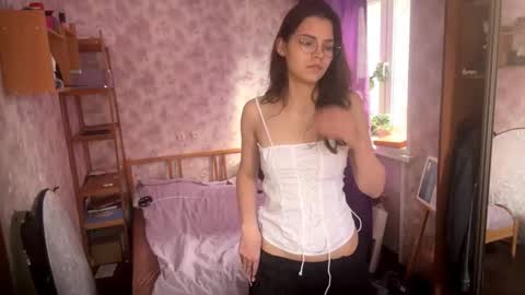 Sarah online show from March 8, 9:24 am