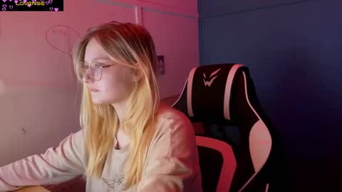 jacywinslat online show from March 8, 6:16 pm