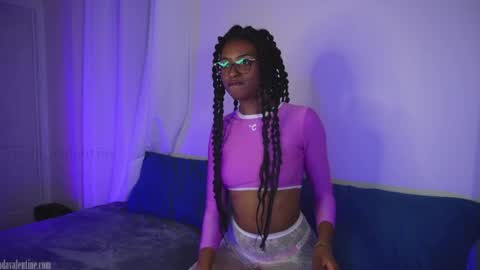 Snapshot of jada_valentine chatting on October 3, 5:59 am Jada online show from October 3, 5:59 am