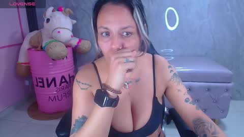 Jade  online show from January 7, 4:17 am