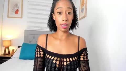 Jade smile online show from December 9, 2:39 pm