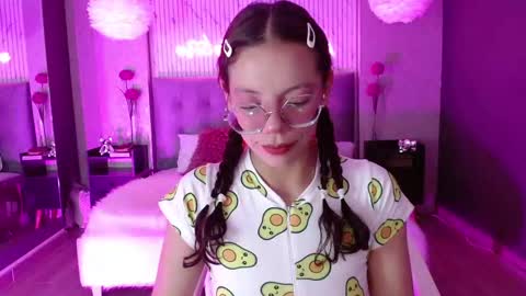 Snapshot of jade_storm_ chatting on October 4, 4:10 am JADE online show from October 4, 4:10 am