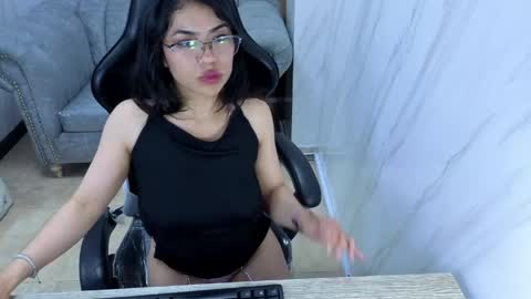 Jade online show from May 15, 4:47 pm