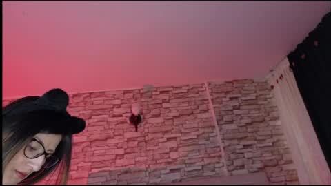 jade white  online show from April 21, 12:23 pm