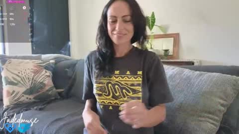 Jade online show from April 23, 8:11 am