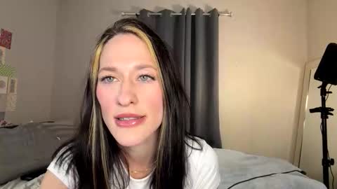 sexyeyes neverlie  online show from March 18, 6:36 pm