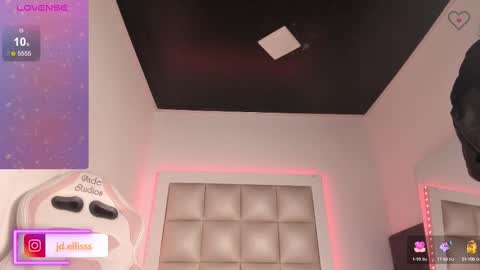 jadeestudios online show from September 30, 12:15 pm