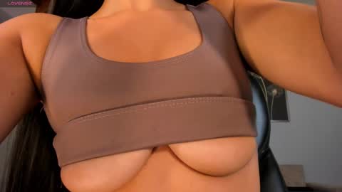 JADE EVANS online show from March 6, 6:37 pm