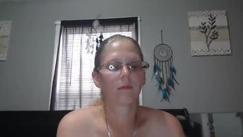 JadeLuv online show from May 23, 6:15 pm
