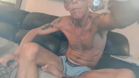 Snapshot of jah987654321 chatting on February 15, 6:01 pm James online show from February 15, 6:01 pm