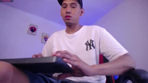 Snapshot of jaison_halls chatting on October 9, 8:20 am JAISON HALLS online show from October 9, 8:20 am