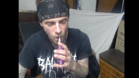 showingitoff online show from December 22, 6:42 am