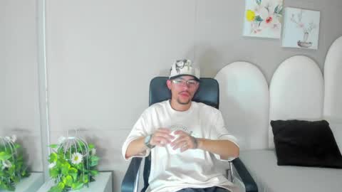 Jake  online show from April 30, 7:52 pm