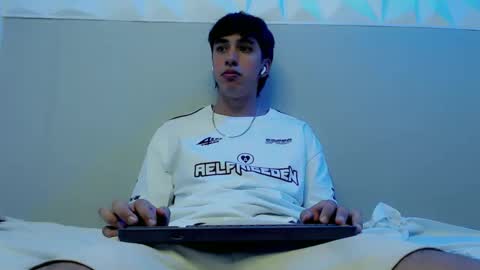 jake_tripp online show from September 28, 5:27 am