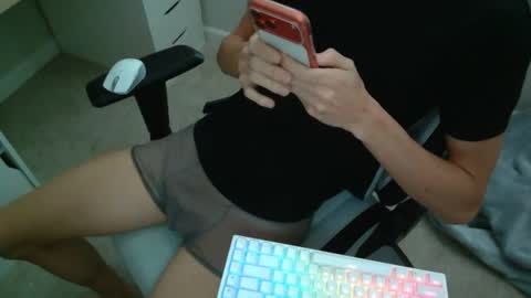 jakeangales37 online show from July 28, 9:03 pm