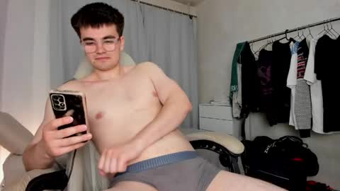Hey there Im Jame online show from June 4, 6:03 pm
