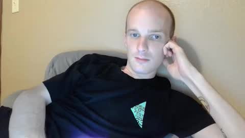 james231231 online show from April 28, 2:38 am