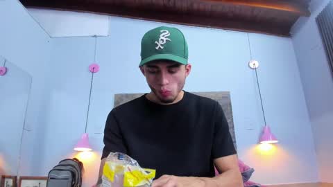 james_06_ online show from April 24, 12:40 pm