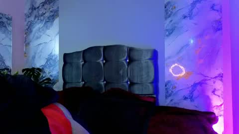 james_adamss_ online show from April 22, 1:40 pm