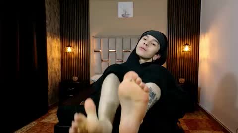 james_adamss_ online show from February 12, 1:15 pm