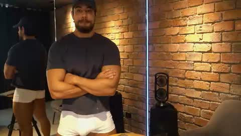 James Axel online show from August 4, 1:51 pm