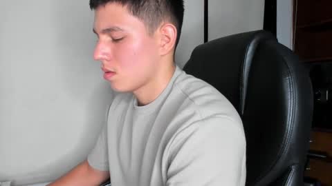 james_cr online show from February 21, 11:43 pm