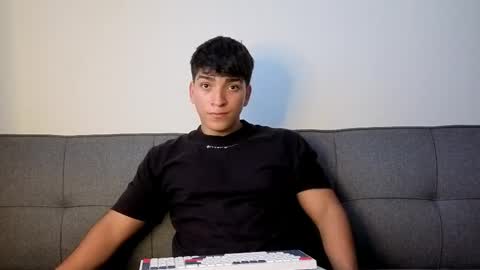 james_silva1 online show from April 19, 9:50 pm