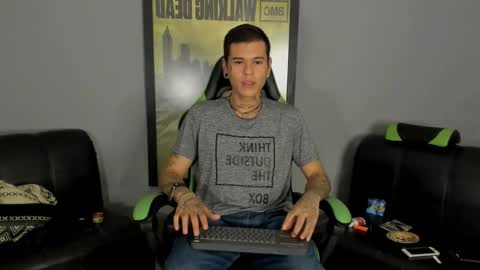 Jamesinked  online show from February 3, 9:29 pm