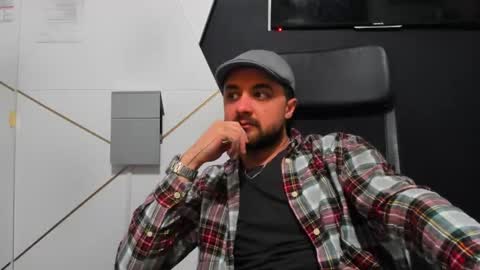 JamesMyers online show from December 3, 5:30 am