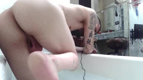 Snapshot of jamwarnerone chatting on October 16, 12:32 am Bootyshows online show from October 16, 12:32 am