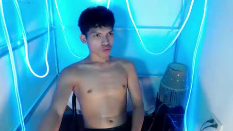 janlloyd04 online show from March 21, 8:09 am